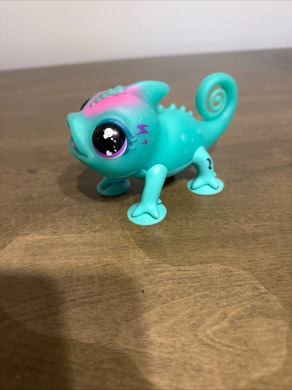 ZURU Little Live Pets Sunny The Bright Light Color Changing Chameleon Works
